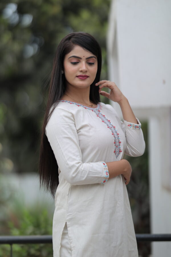 Off White Colour Solid Tunic and Pant Set